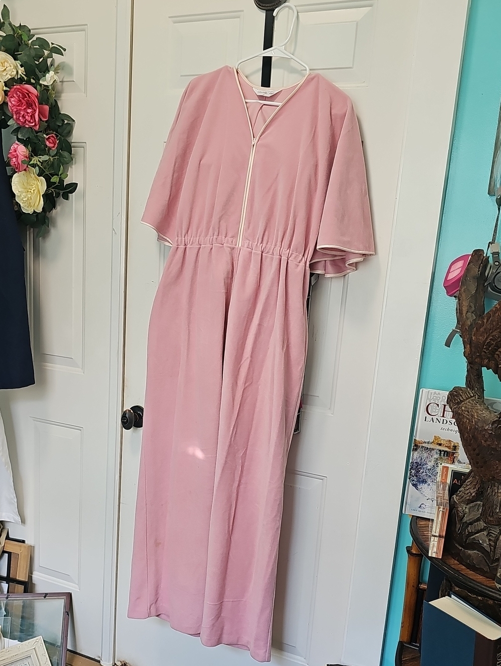 Women's Pink Vanity Fair Size M Full Length Robe with Zip Front, Pockets. Cozy